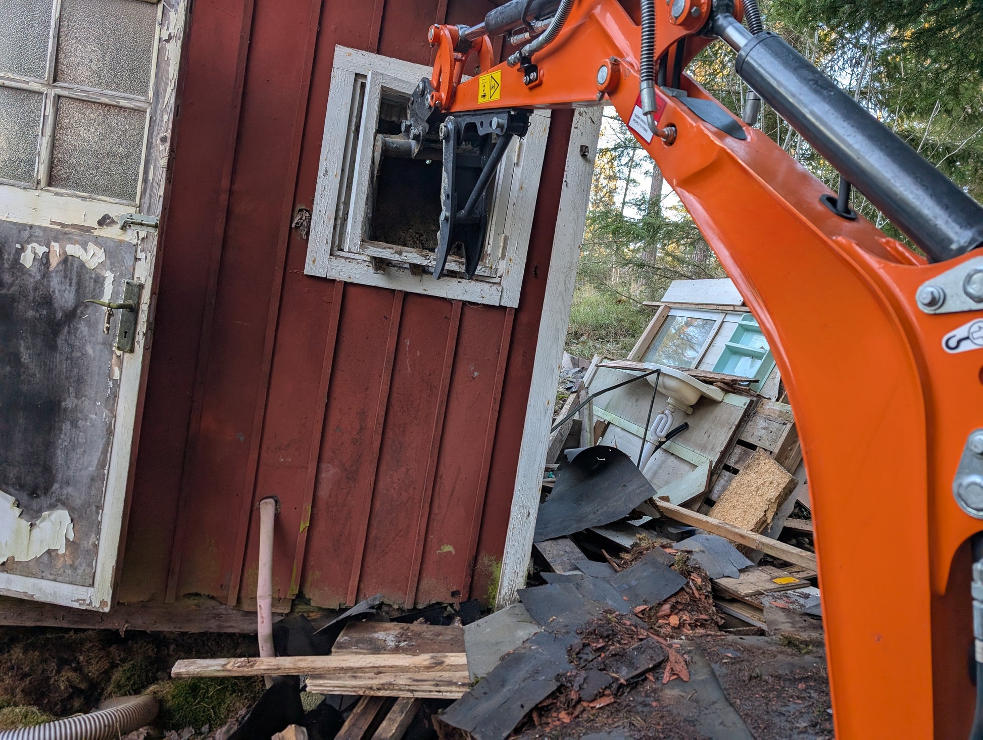 Storarm Z12 river ett hus
